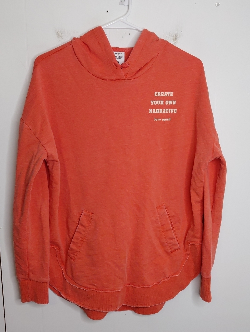Evereve Love Squad Sweatshirt Womens Small Hoodie Create Your Own Narrative